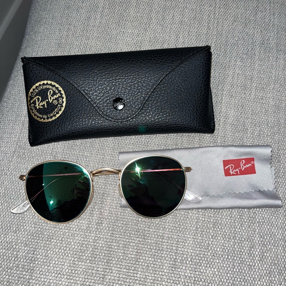 Ray-Ban Polarized Round Sunglasses with Case